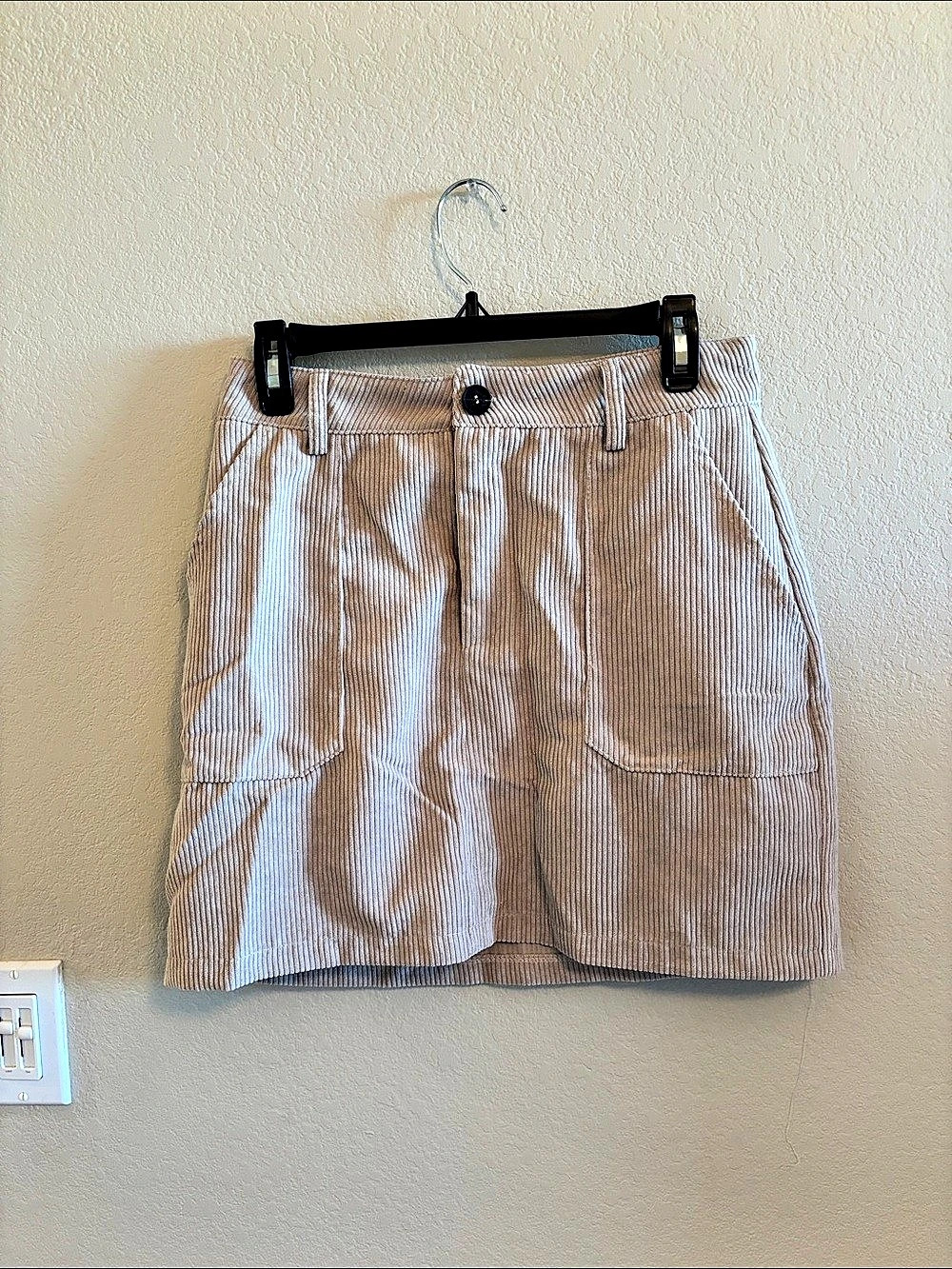SHEIN Solid Corduroy Pocket Front Mini Skirt White & Brown Medium